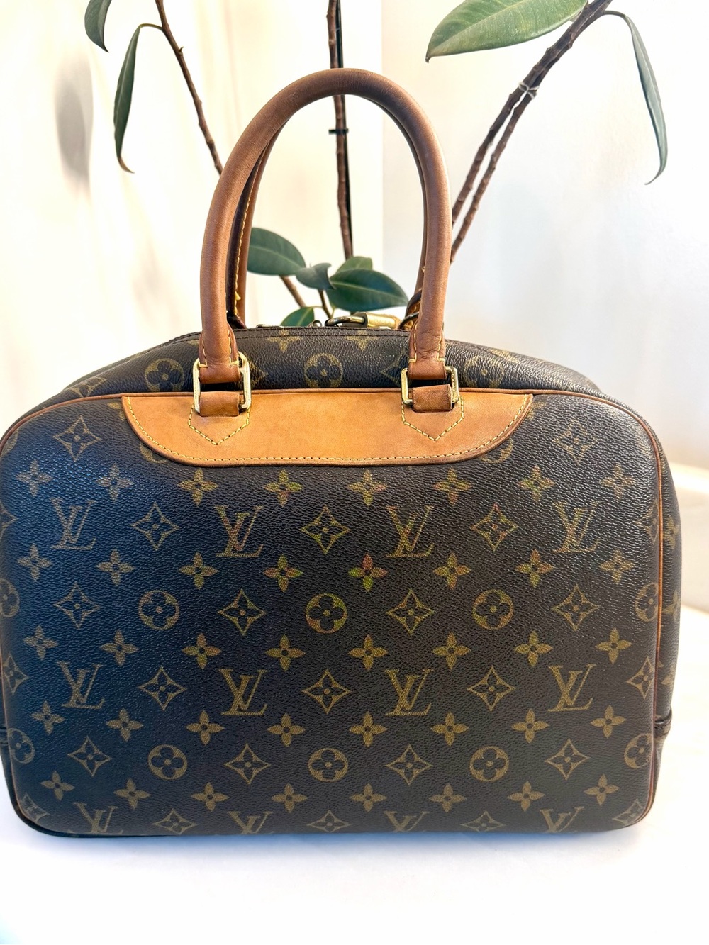 Louis Vuitton Monogram Deauville Bag - Picture 2 of 16